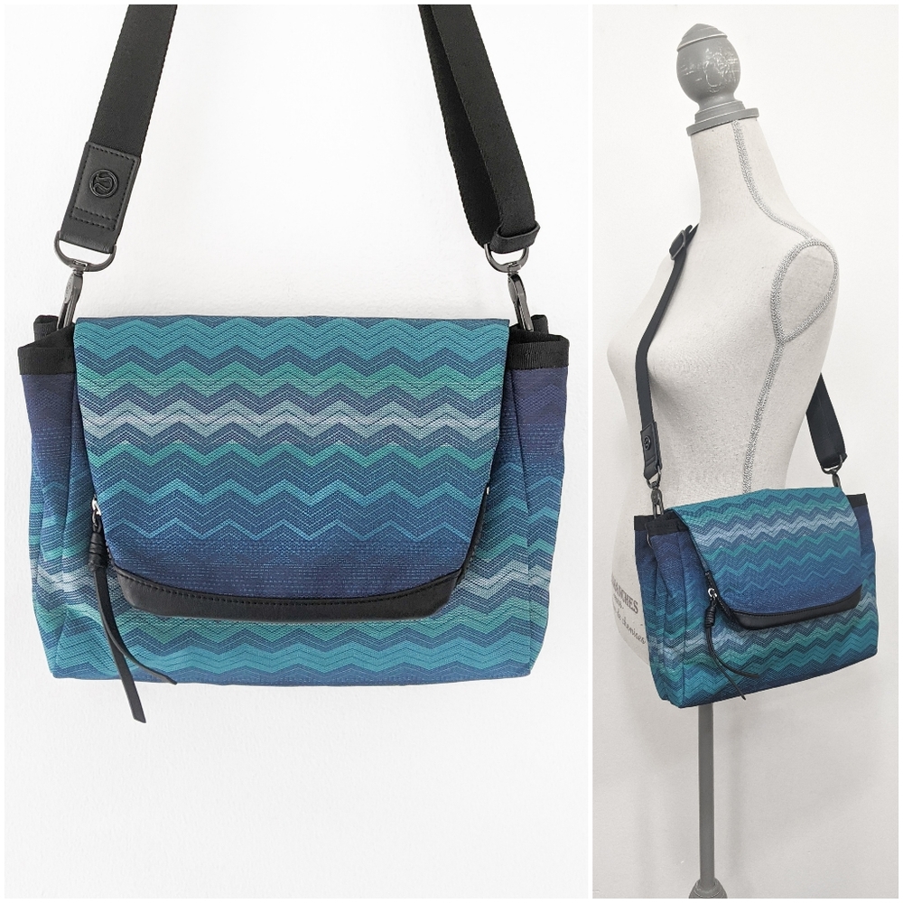 🦄 RARE Lululemon SAMPLE Bag Teal Gradient Zig Zag